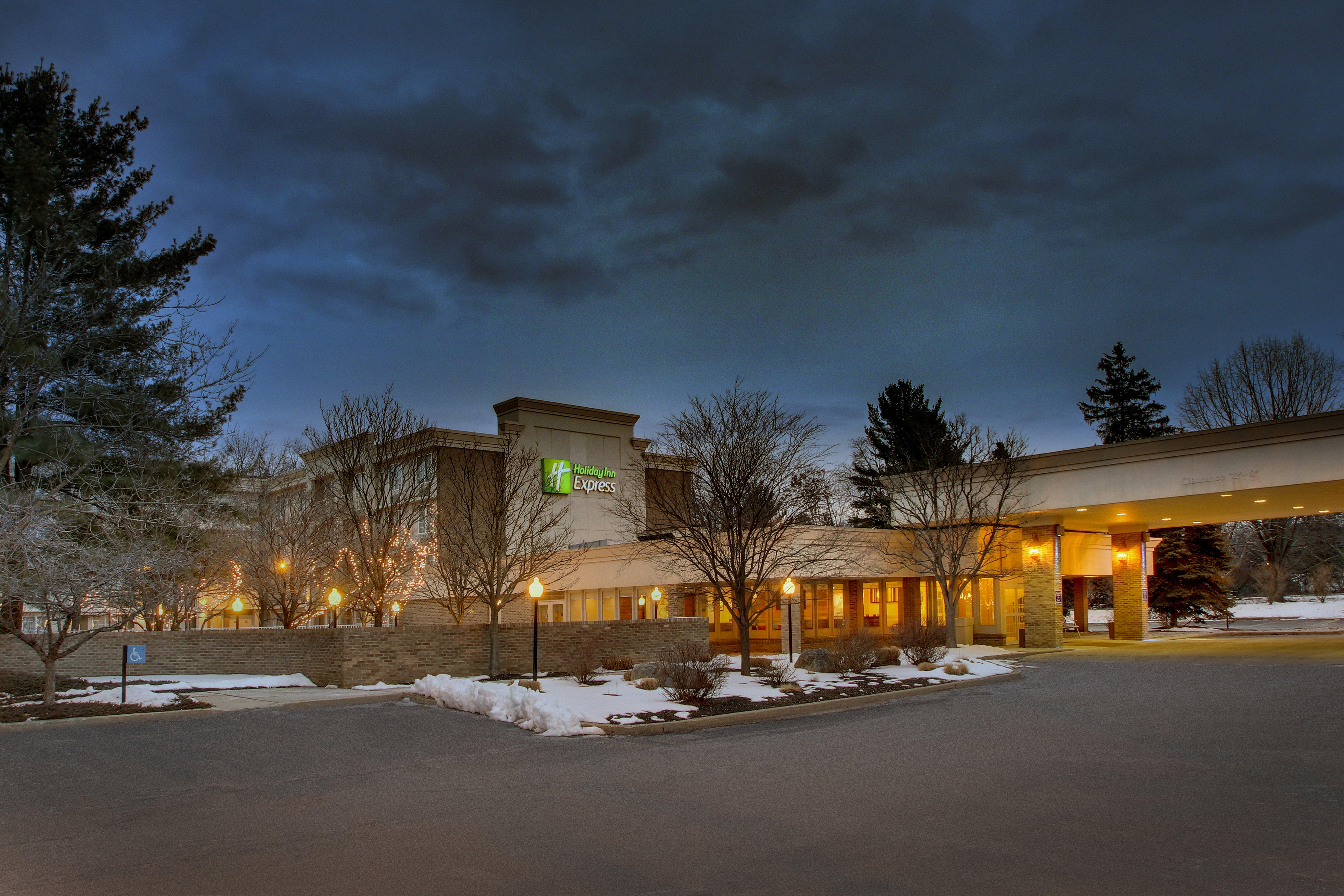 Holiday Inn Express Poughkeepsie By Ihg Kültér fotó
