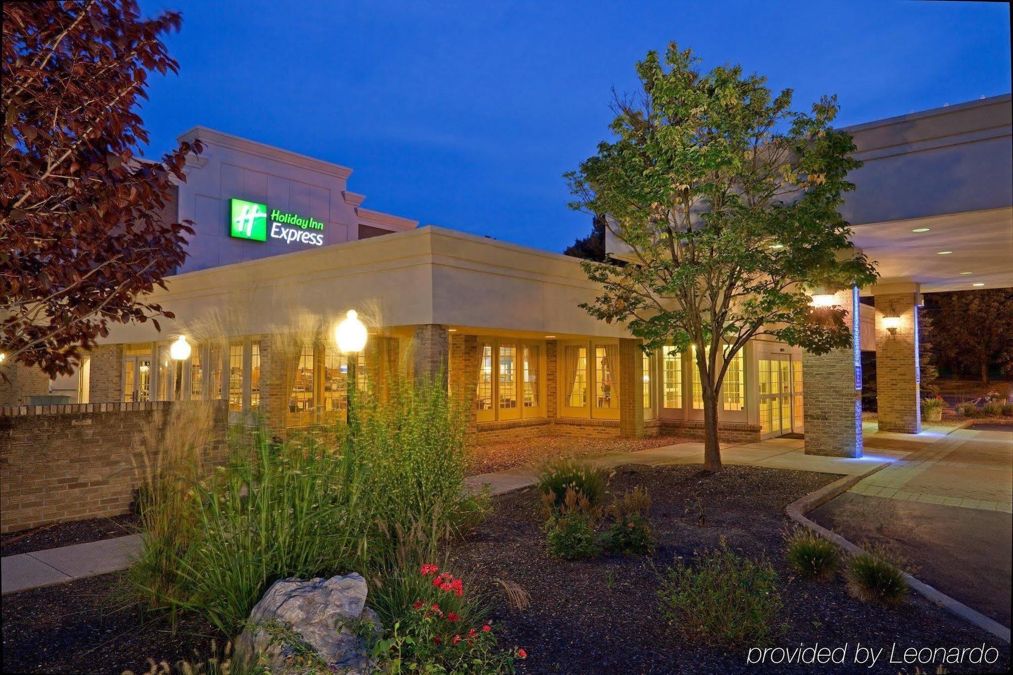 Holiday Inn Express Poughkeepsie By Ihg Kültér fotó