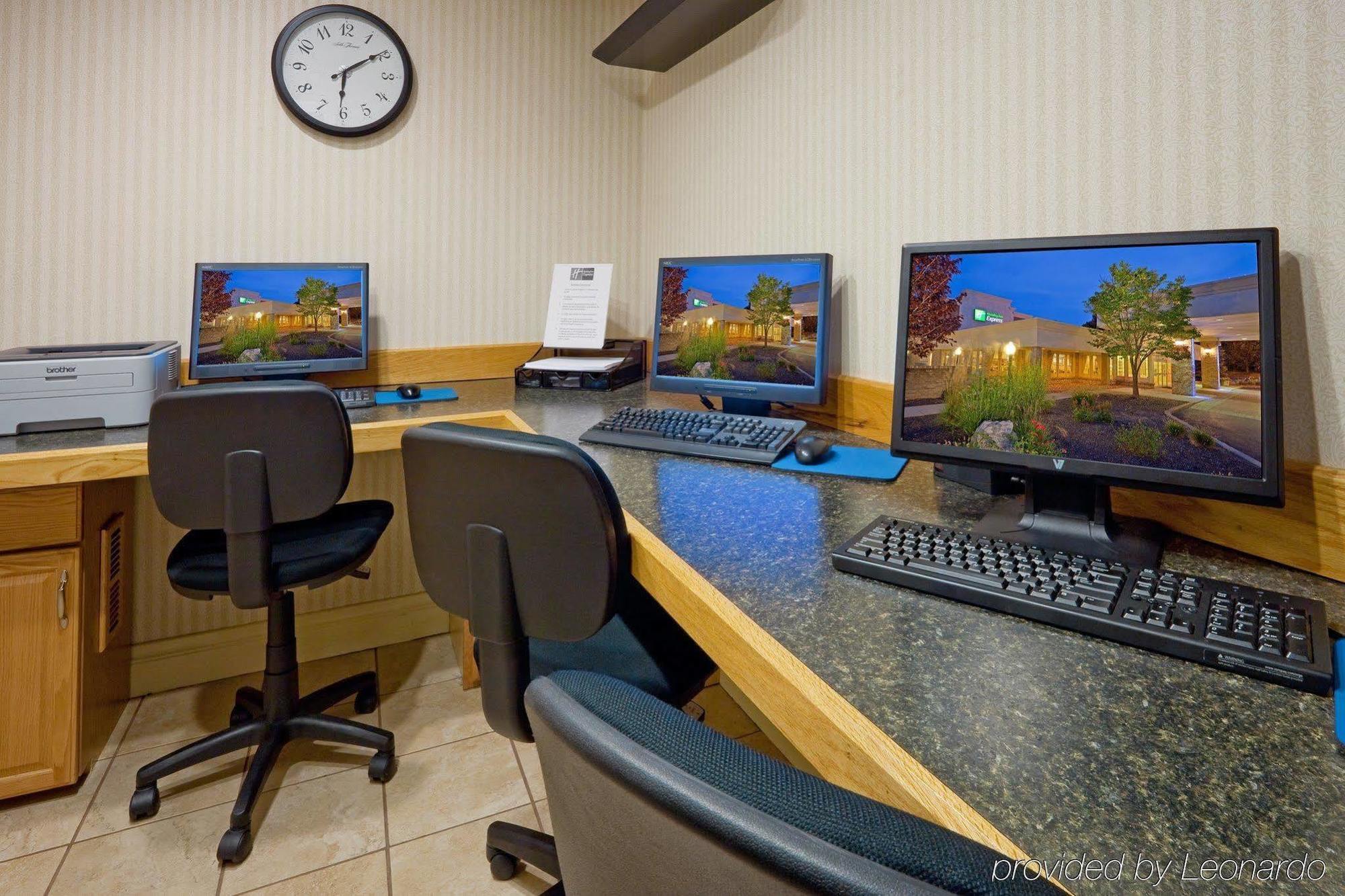 Holiday Inn Express Poughkeepsie By Ihg Kültér fotó